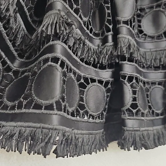 Nwot Badgley Mischka Black/White Off Shoulder Fringed Shortsleeve Ruffle Dress - Picture 15 of 17